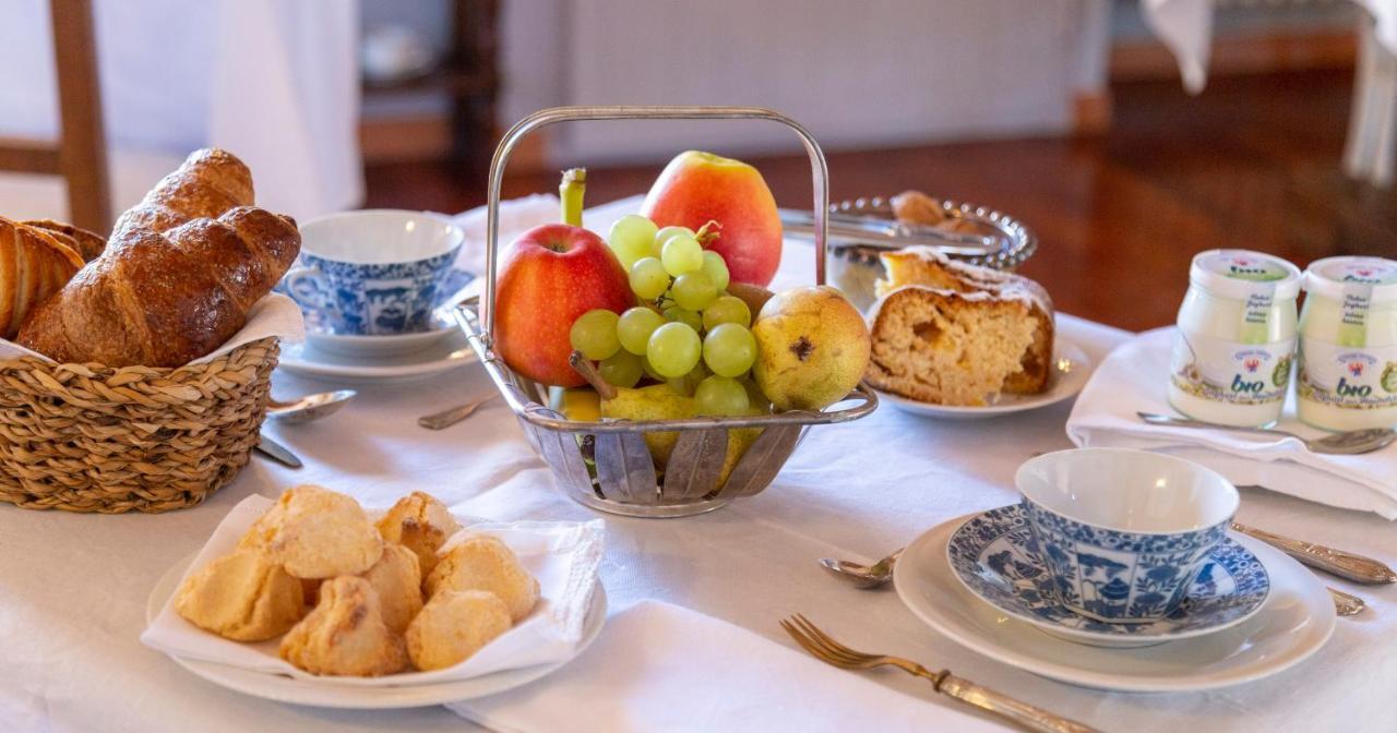 Bed and Breakfast Palazzo Sismonda Корнеліано-д'Альба Екстер'єр фото
