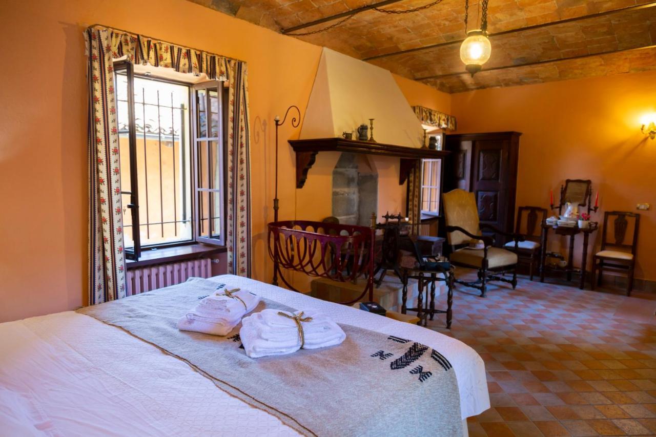 Bed and Breakfast Palazzo Sismonda Корнеліано-д'Альба Екстер'єр фото