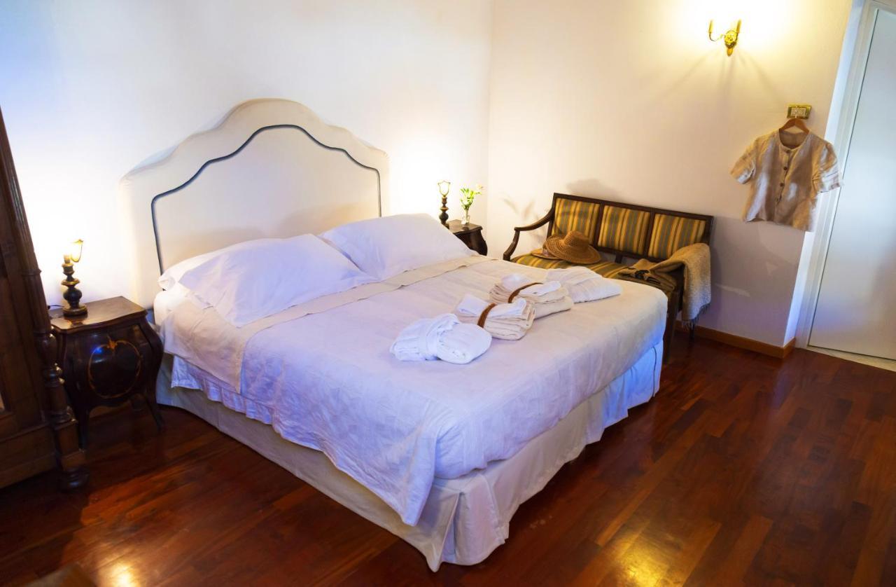 Bed and Breakfast Palazzo Sismonda Корнеліано-д'Альба Екстер'єр фото