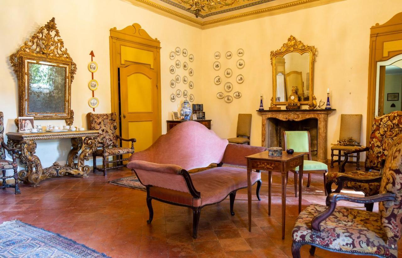 Bed and Breakfast Palazzo Sismonda Корнеліано-д'Альба Екстер'єр фото